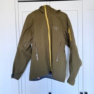 Arc'teryx Sidewinder shell in Sage